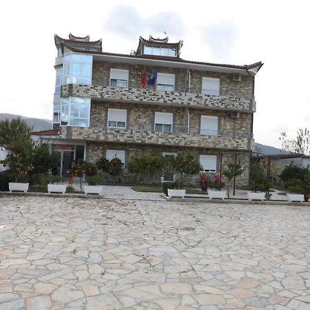 Guest House Simeone Berat Exterior foto