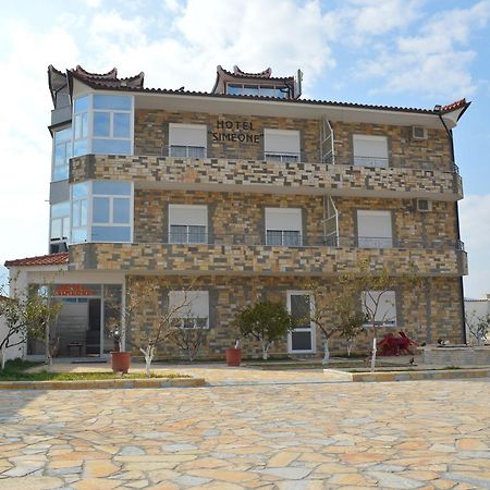 Guest House Simeone Berat Exterior foto