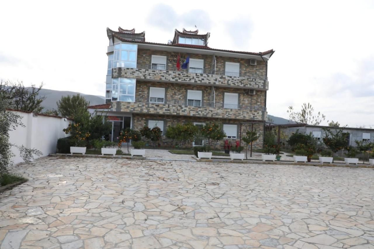 Guest House Simeone Berat Exterior foto