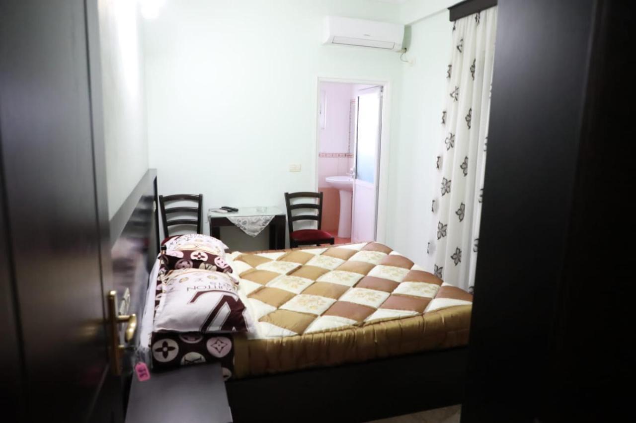 Guest House Simeone Berat Exterior foto