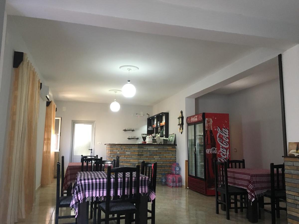 Guest House Simeone Berat Exterior foto