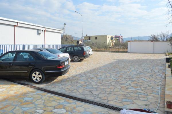 Guest House Simeone Berat Exterior foto