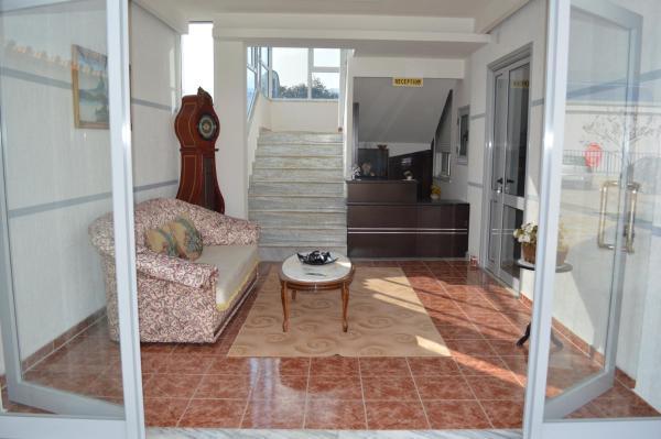 Guest House Simeone Berat Exterior foto
