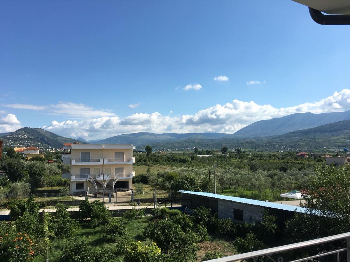 Guest House Simeone Berat Exterior foto
