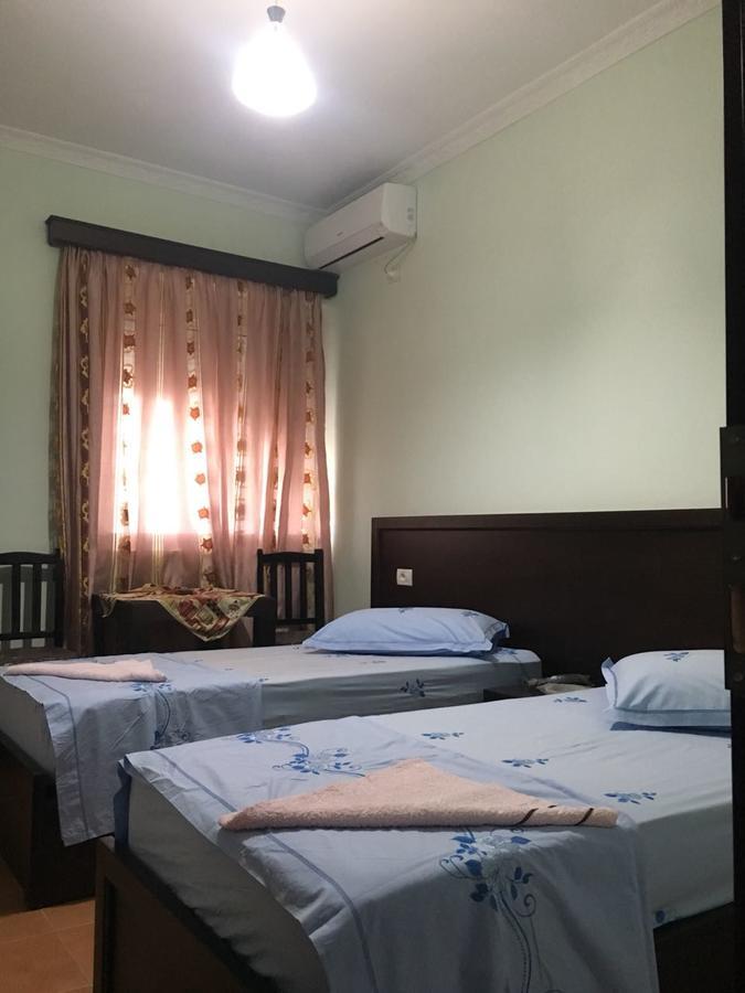 Guest House Simeone Berat Exterior foto