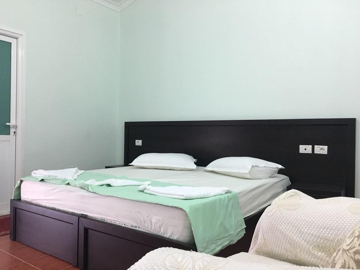 Guest House Simeone Berat Exterior foto